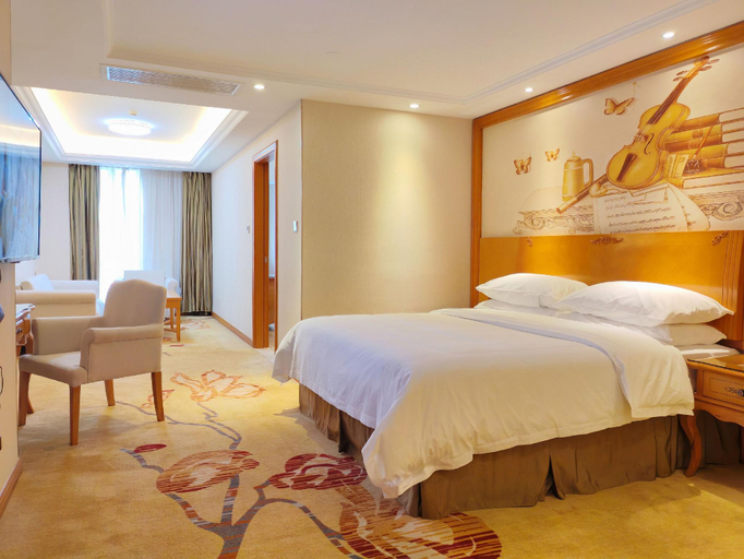 Bedroom 2, Vienna International Hotel Guangxi Dongxing Second Bridge Port High-speed Railway Station, Fangchenggang