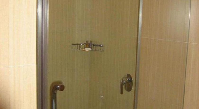 Bathroom 5, Teda Dalian, Dalian