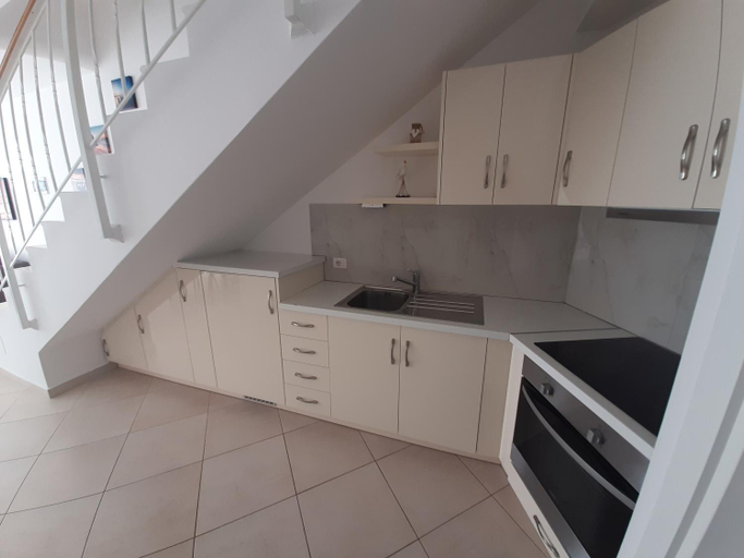 Others 4, Kela Apartment 3, Sarandës
