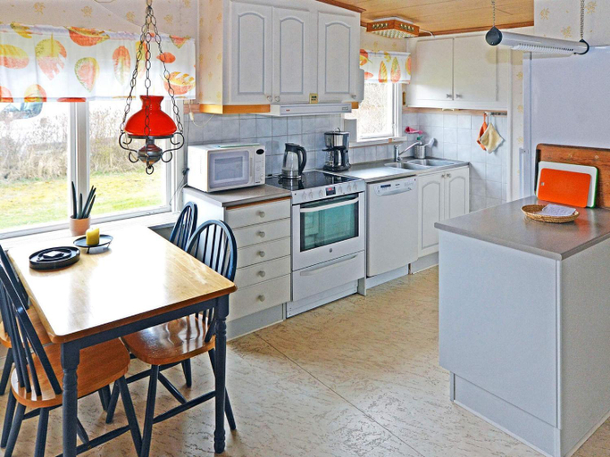 Others 4, 4 Star Holiday Home in Mellbystrand, Laholm