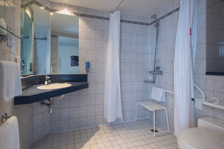 Bathroom 3, Holiday Inn Express LONDON CHINGFORD-NTH CIRCULAR by IHG, London