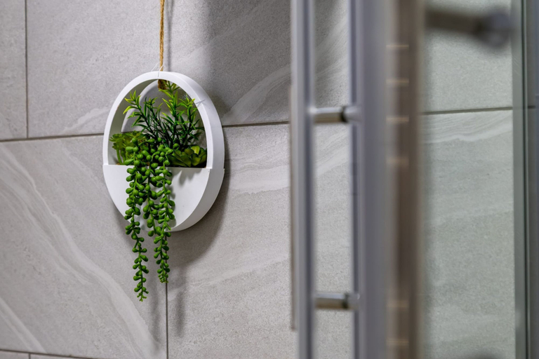 Room 2, Sleek 2BR Whitefield Parking 5m to Metrolink, Bury