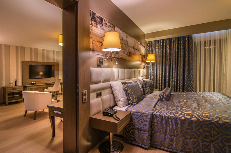 Bedroom 3, The Grand Blue Sky International, Kuşadası