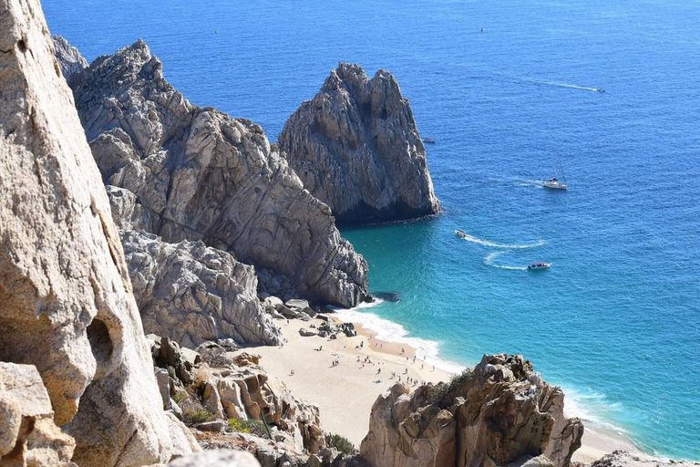 Beach 2, Cozy Cabo Condo 2br, Shared Pool, Gated Community, 20 Walk to Beach, La Paz