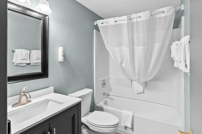 Bathroom 4, Quality Inn near Potomac Mills, Prince William