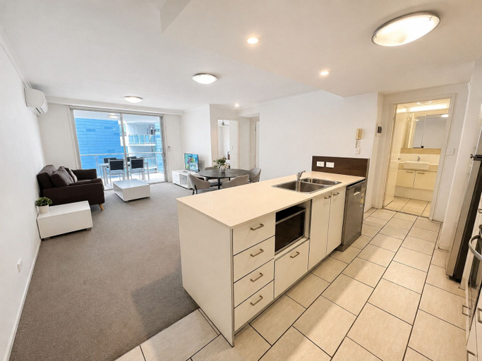 Interior 2, River Glimpse 2BR Walk to CBD & Parking, Brisbane