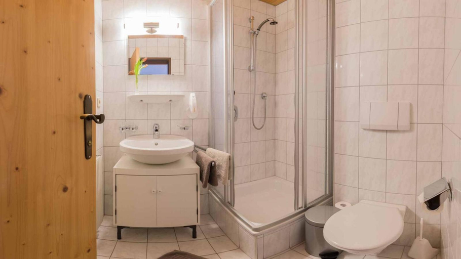 Bathroom 3, Hotel Christoph, Innsbruck Land