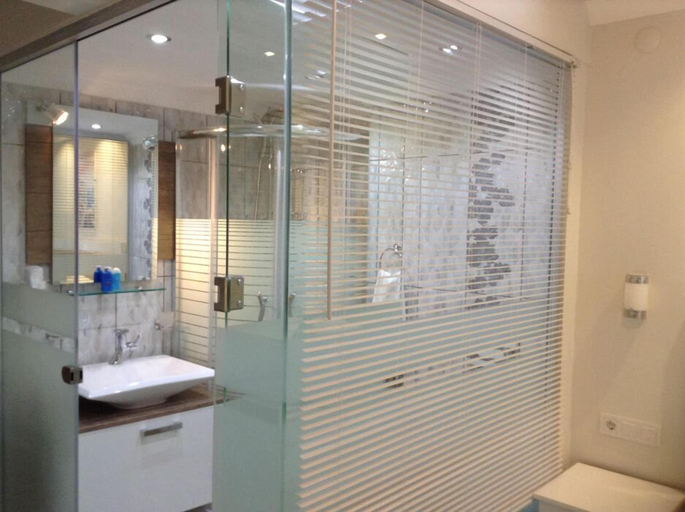 Bathroom 3, Hotel Mola, Marmara