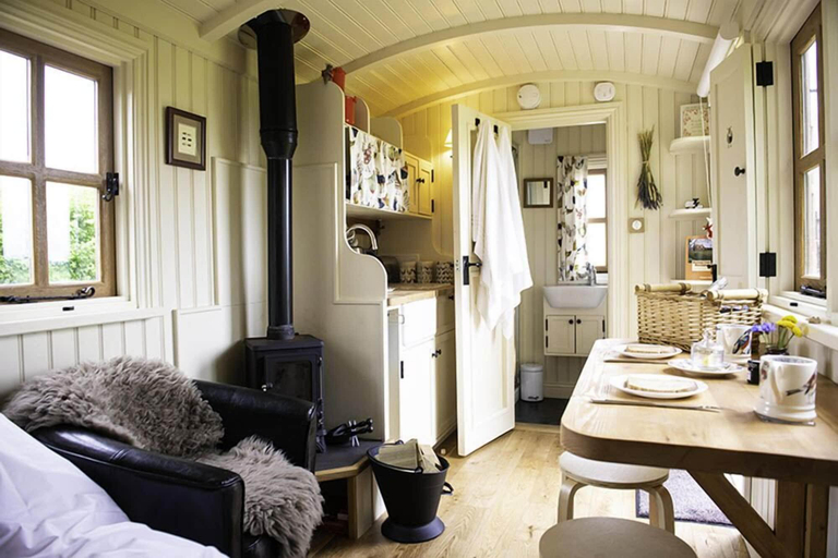 Bedroom 2, Morndyke Shepherds' Huts, North Yorkshire