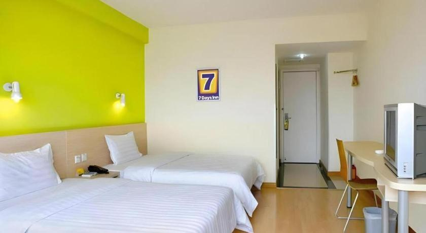 Bedroom 4, 7 Days Inn Beijing Shunyi Development Area Mordern Motor City, Beijing
