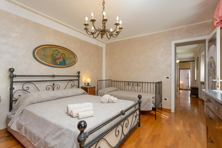 Bedroom 3, Villa Casale Le Selve Large Private Pool, WiFi, Lucca