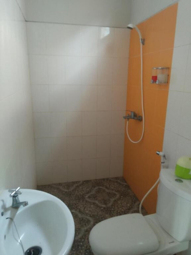 Bathroom 4, Clover Homestay, Probolinggo