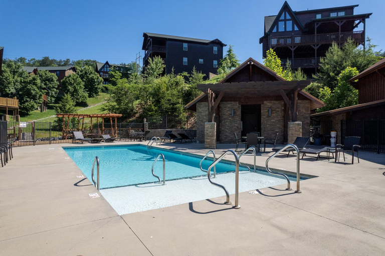 Sport & Beauty 5, Hummingbird Hill Vista- Pool Hottub View, Sevier