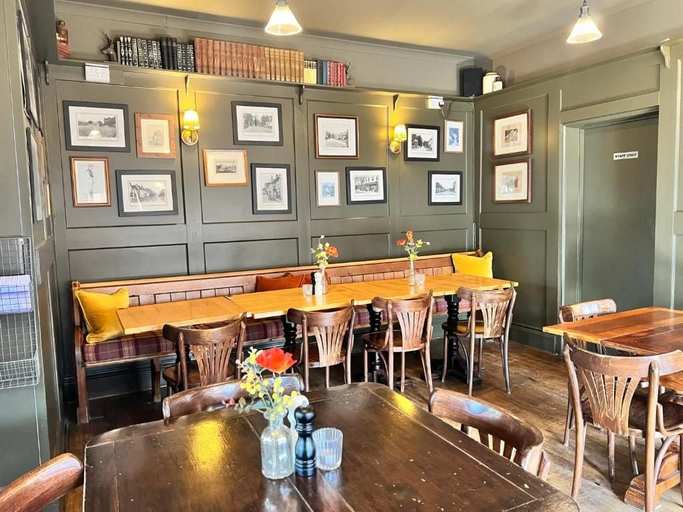 Food & Drinks 5, The White Hart, Hampshire