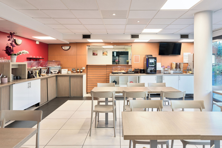 Food & Drinks 5, Comfort Aparthotel Versailles Saint Cyr l'Ecole, Yvelines