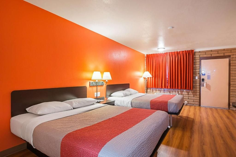 Bedroom 3, Motel 6 Safford, AZ, Graham