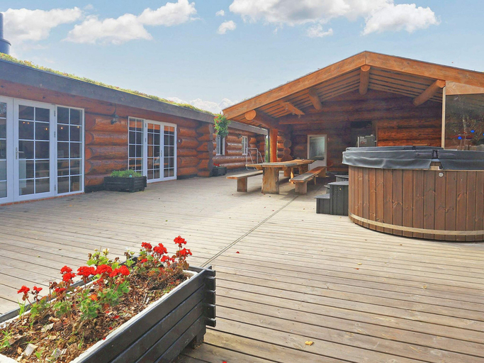 Outdoor dining 4, 24 Person Holiday Home in Laeso-by Traum, Læsø