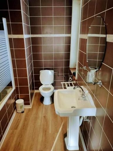 Bathroom 5, Hotel Vredehof, West-Vlaanderen