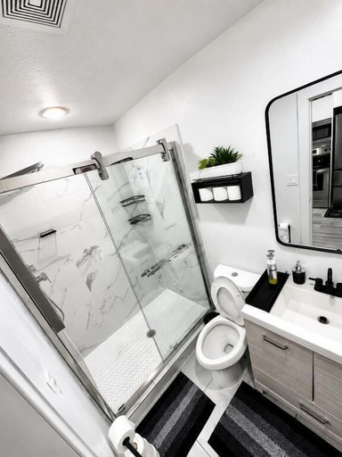 Bathroom 5, Modern Oasis Near Deep Ellum, Dallas
