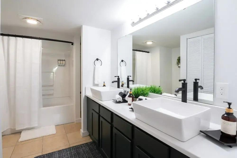 Bathroom 3, Hill Country Herb Garden, Gillespie