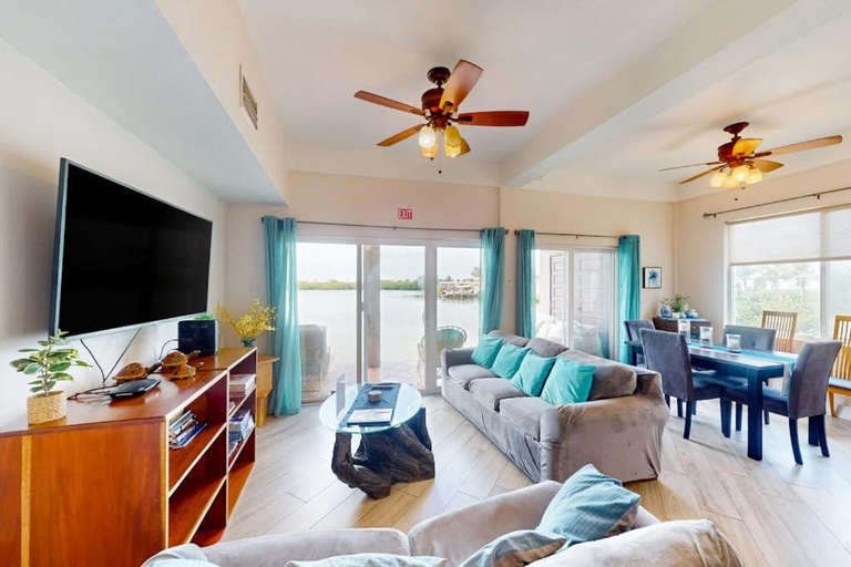 Others 5, Suite H103 @ Mara Laguna