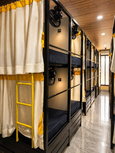 Room 4, ZEST STAYS GOREGAON WEST, Mumbai Suburban