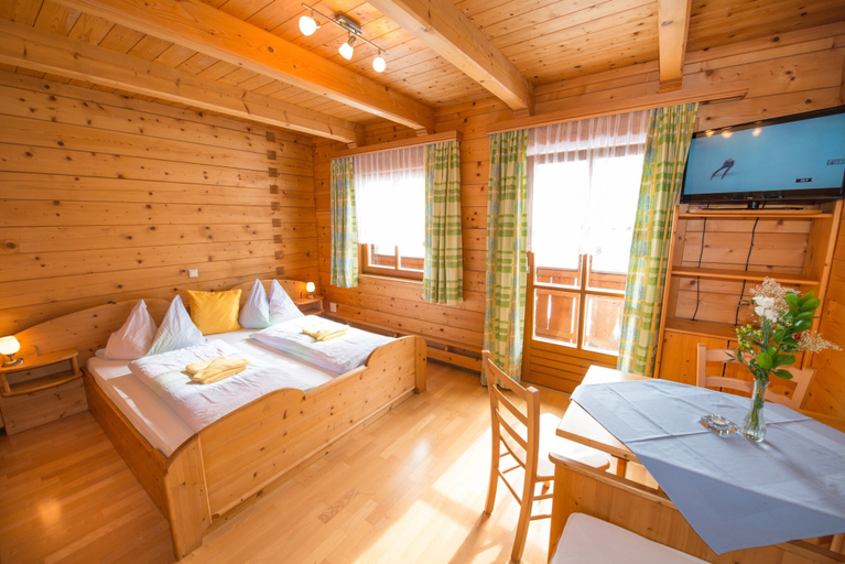 Bedroom 2, Cozy Holiday Apartment Close to the Slopes, Sankt Johann im Pongau