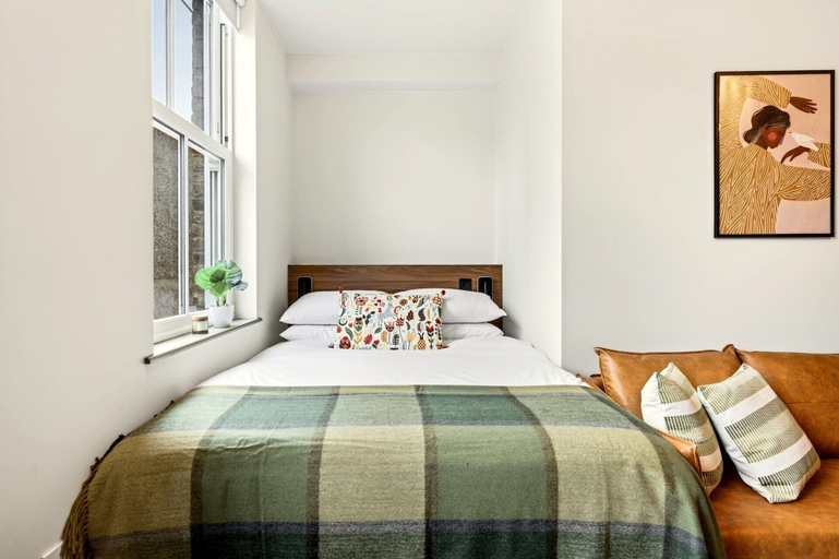 Room 2, Guestready - The Bridge - Wealdstone, London