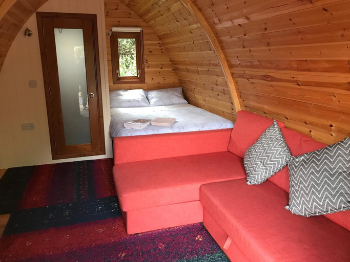 Bedroom 3, Tig Lammax