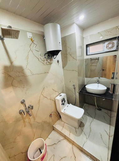Bathroom 4, ANJU VILLA, Varanasi