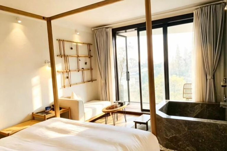 Room 1, Mount Emei Baiyuting Yunjian Tangquan B&B, Leshan