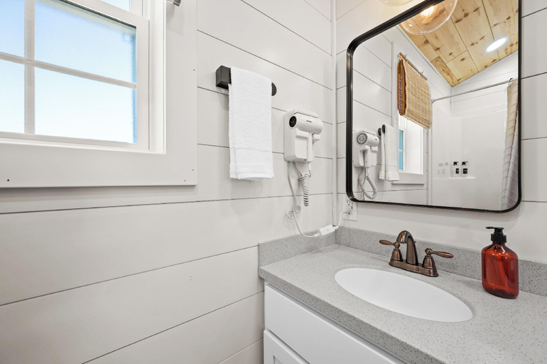 Bathroom 3, The Lodges at Eden Reserve, Grant