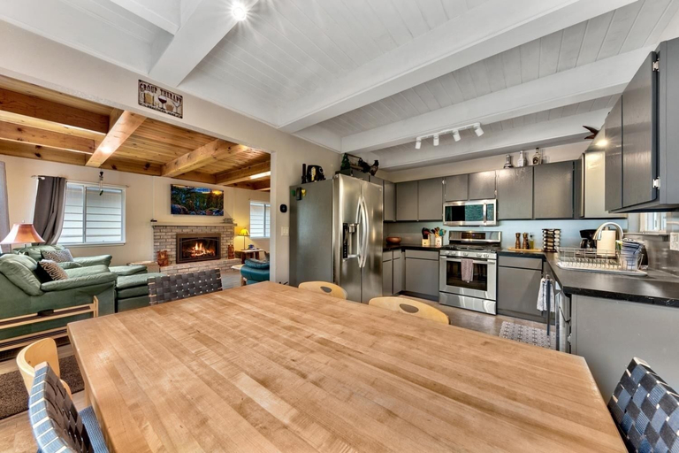 Private kitchen 4, Tahoe River Chalet 2782b 4 Bedroom Home, El Dorado