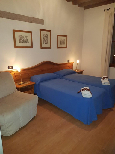 Bedroom 4, Ristorante Pizzeria al Mondo, Vicenza