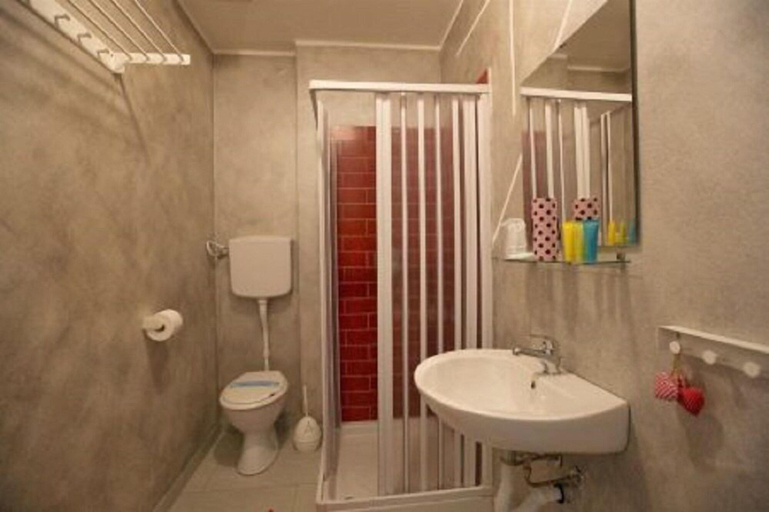 Bathroom 5, Hotel Sabrina Rimini, Rimini
