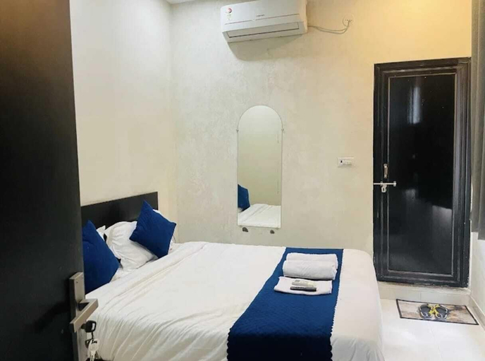 Room 5, Get Book Hotel, Udaipur