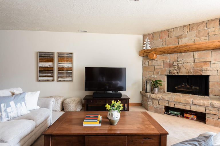 Public Area 2, Conifer By Avantstay Secluded Cabin Amongst The Tr, Summit