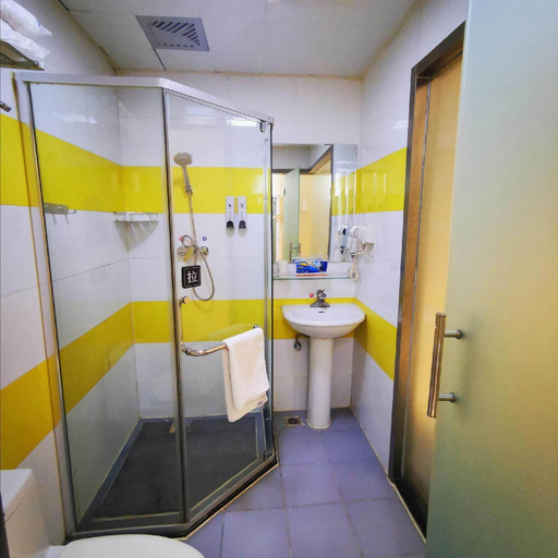 Bathroom 4, 7 Days Inn Beijing Lugou Bridge, Beijing