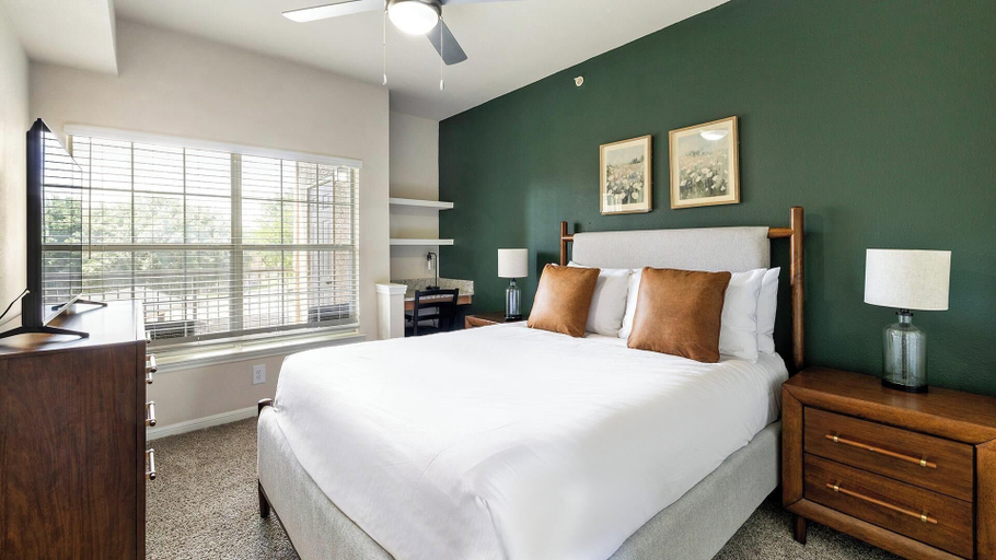 Room 2, Landing Stunning 1bd, Gym, Collin