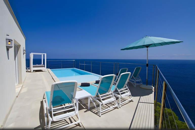 Others 5, Villa Blanca, Baleares