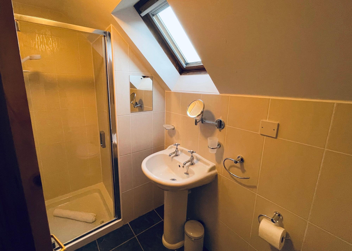 Bathroom 4, Church House Farm, North Yorkshire