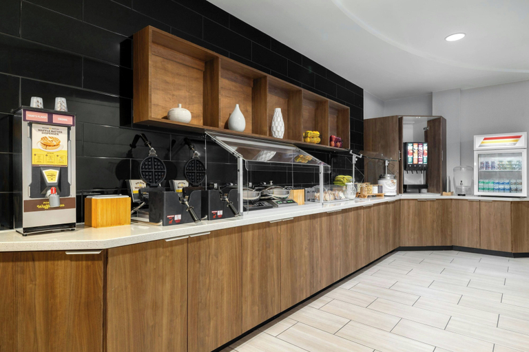 Food & Drinks 5, Springhill Suites by Marriott Winston-Salem Hanes Mall, Forsyth