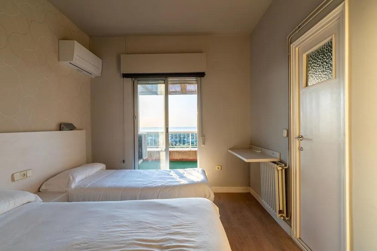Bedroom 3, Costablanca Explore Hostel Sports & Events, Alicante