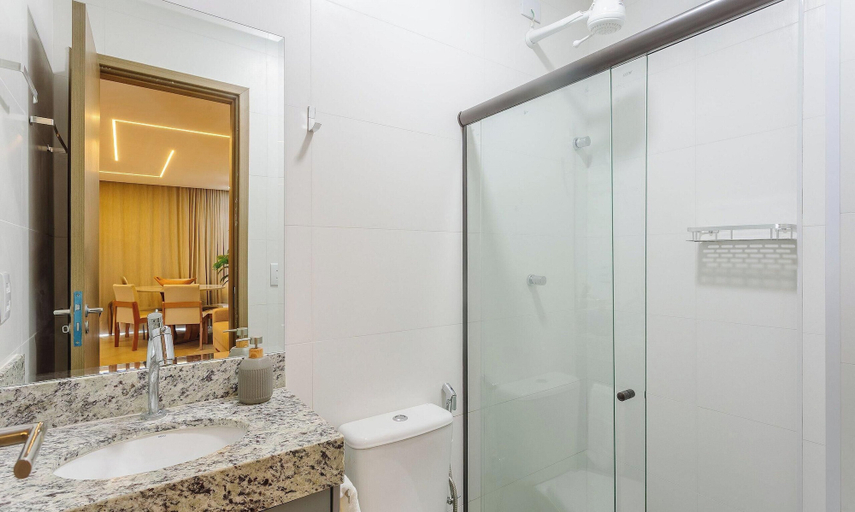 Bathroom 2, Apt With Pool View, Mins From the sea Vll0001, Maraú