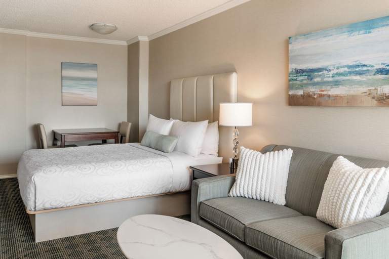 Bedroom 3, Chateau Victoria Hotel and Suites, Capital