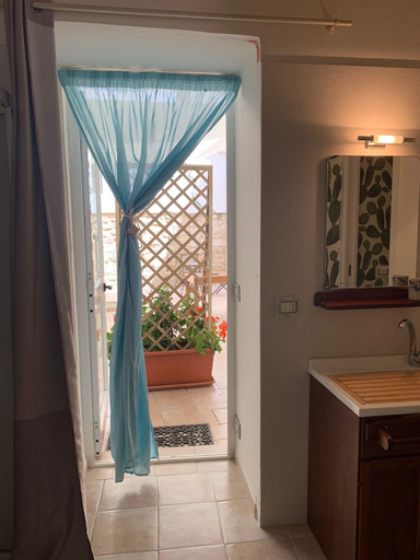 Bathroom 5, Aristogatti, Ragusa