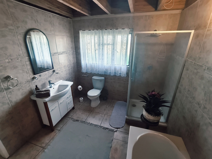Bathroom 4, Lemon & Co, Waterberg