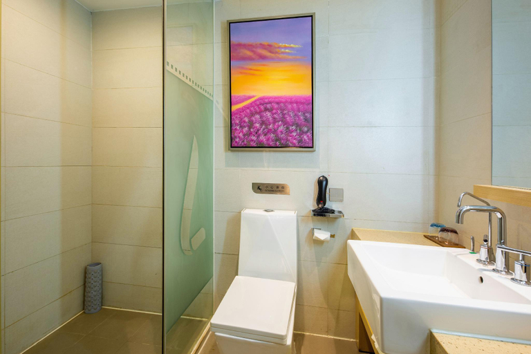Bathroom 3, Lavande Hotel Jinan Quancheng Road Baotu Spring Branch, Jinan