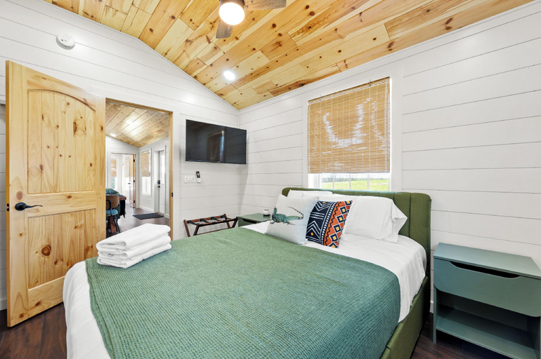 Bedroom 2, The Lodges at Eden Reserve, Grant
