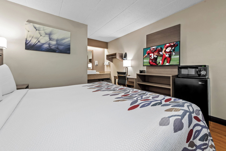 Bedroom 3, Red Roof Inn Columbus West - Hilliard, Franklin
